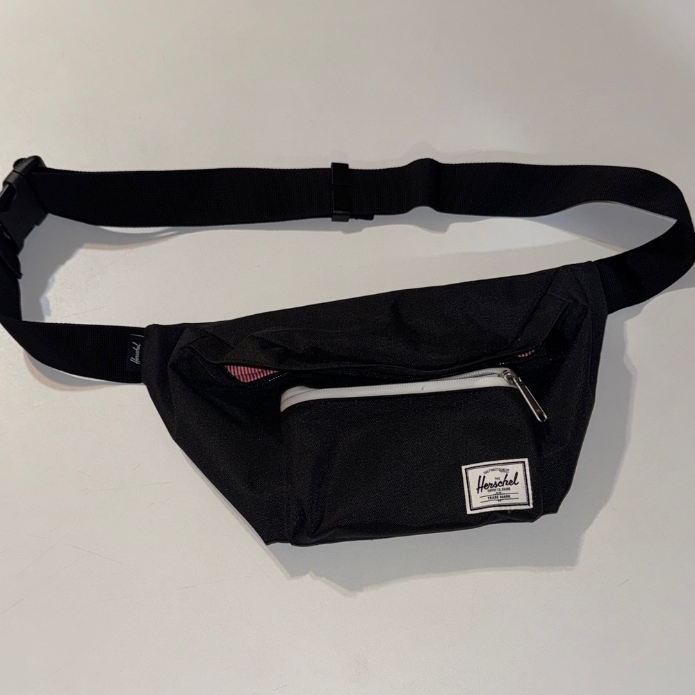 Herschel Supply Company‎ Black and White Belt Bag